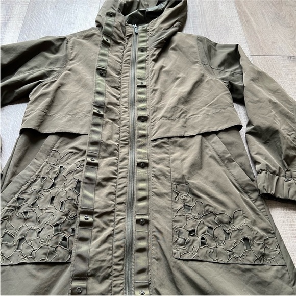 Lululemon Graced With Lace Long Jacket in Dark Olive Size 6 - Picture 8 of 11